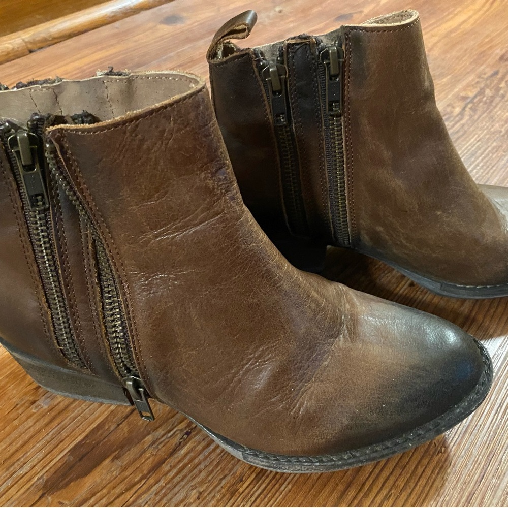 Circle G Distressed Brown Ankle Booties